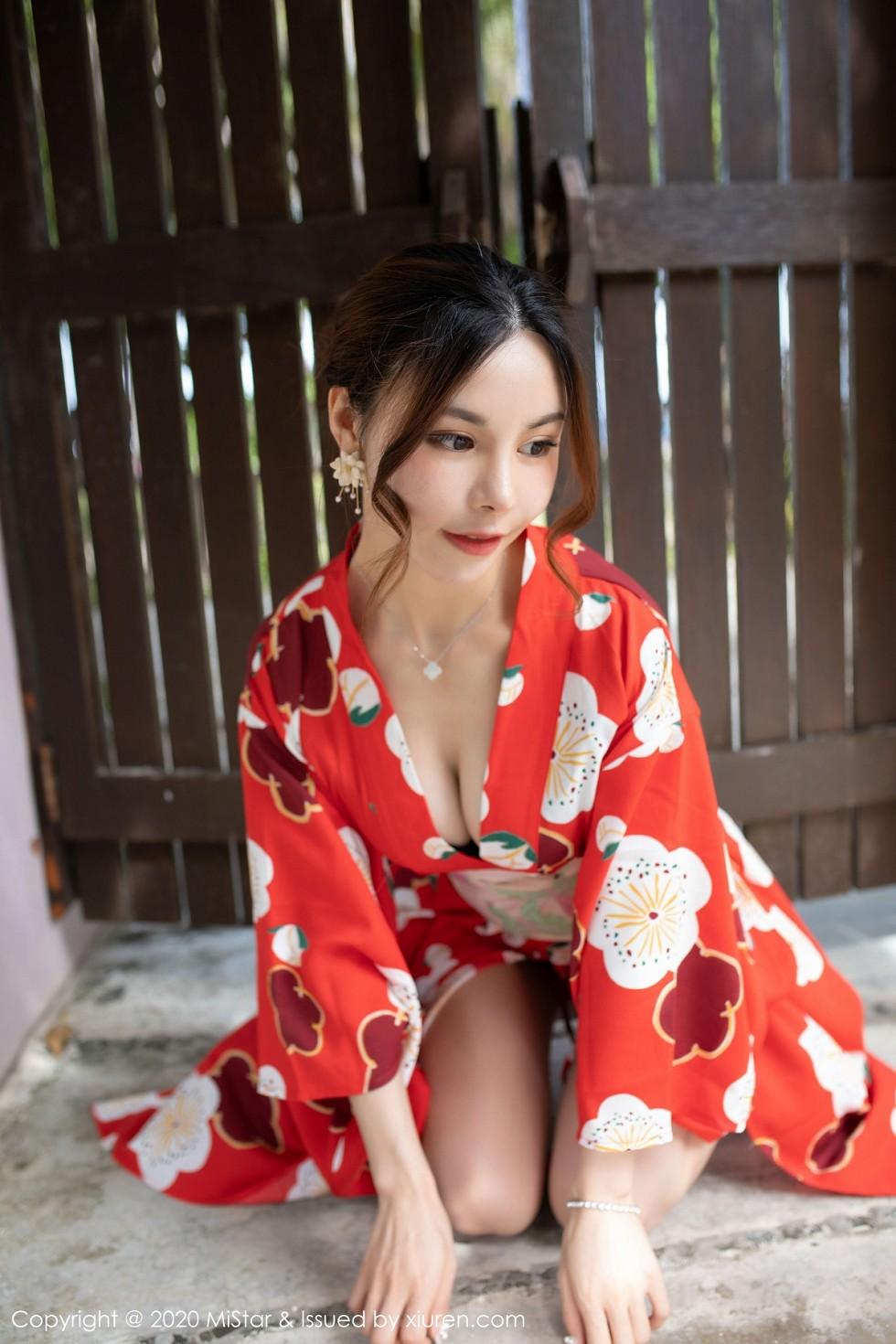 沈佳熹私房鲜艳红色和服半露酥胸白嫩美腿绝美写真45P 2