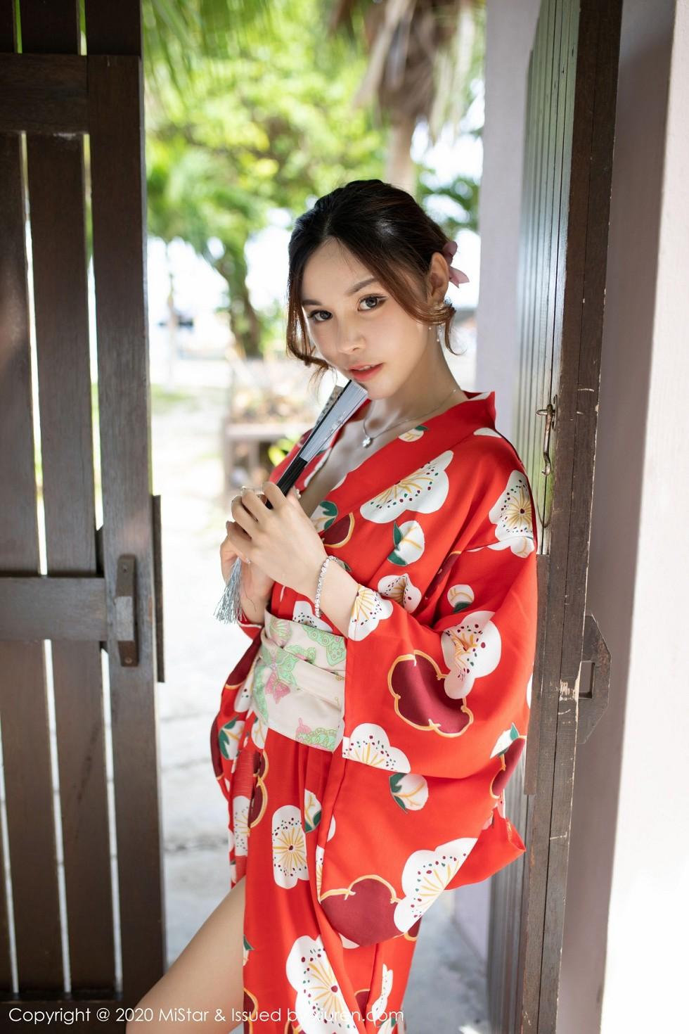 沈佳熹私房鲜艳红色和服半露酥胸白嫩美腿绝美写真45P 7
